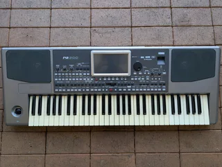 Korg Professional Arranger Keyboard | Pa900 | Tc.Helicon | 61-Keys