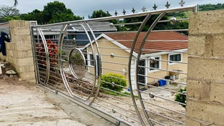 Gates and balustrades