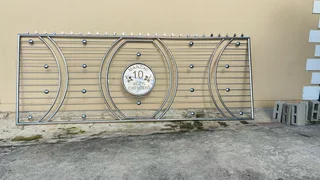 Gates and balustrades