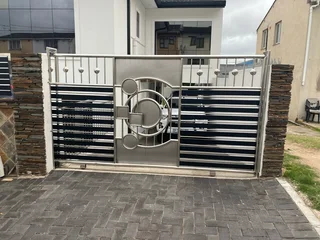 Gates and balustrades