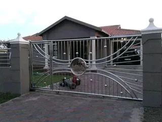 Gates and balustrades