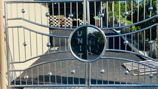 Gates and balustrades