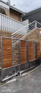 Fence and balustrades