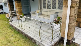 Gates and balustrades