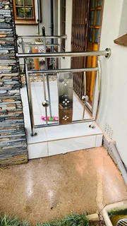 Gates and balustrades