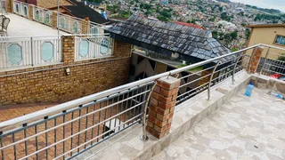 Gates and balustrades