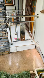 Gates and balustrades