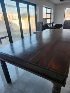 Dinning Table R5000 neg