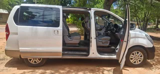 Hyundai H1 7-Seater Shuttle Service &amp; Vehicle Hire – With Driver