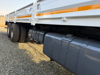 USED 2015 MERCEDES-BENZ 2628 AXOR WITH 8.5M DROPSIDE BODY FOR SALE