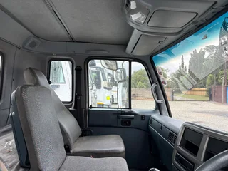 USED 2017 UD 90 TRUCK WITH 8.5M DROPSIDE BODY FOR SALE