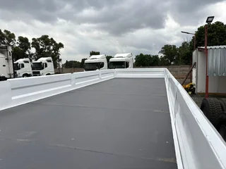 USED 2017 UD 90 TRUCK WITH 8.5M DROPSIDE BODY FOR SALE