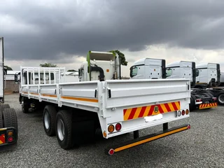 USED 2017 UD 90 TRUCK WITH 8.5M DROPSIDE BODY FOR SALE