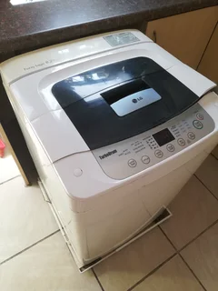 LG Fuzzy Logic 8.2 washing machine