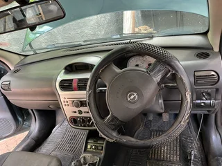 Corsa bakkie-1,4 sport