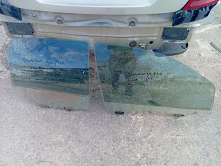 Datsun go pus right door glass