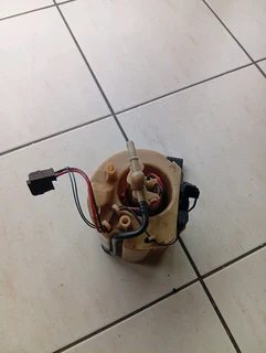 Mercedes benz w204 auxilliary petrol pump