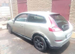 2011 volvo c30 stripping for spares