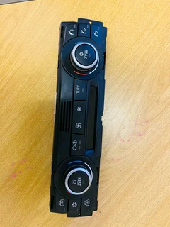 2006-2010 BMW E90  climate control unit