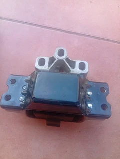 VW caddy Passat  golf Tiguan b7 left engine mountain for sale