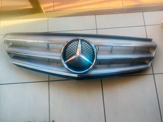 Mercedes Benz w204 front grill for sale