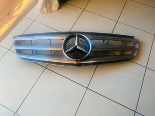 Mercedes Benz w204 front grill for sale