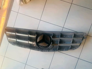 Mercedes Benz w204 front grill for sale