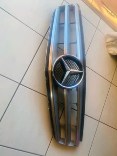 Mercedes Benz w204 front grill for sale