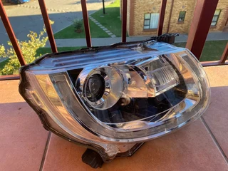 Suzuki ignis right head light