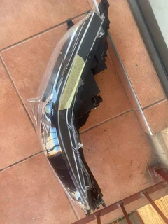 Toyota hilux left head light GD6