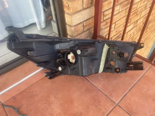 Toyota hilux left head light GD6