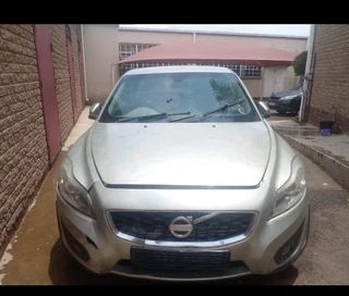 2011 Volvo c30 t3 automatic 2.0 stripping for spares