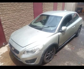 2011 Volvo c30 t3 automatic 2.0 stripping for spares