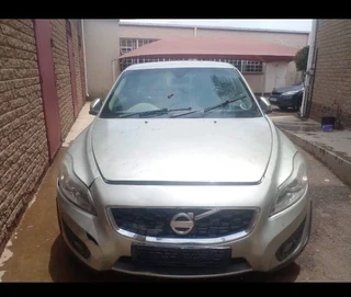 2011 Volvo c30 t3 automatic 2.0 stripping for spares