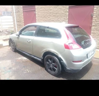 2011 Volvo c30 t3 automatic 2.0 stripping for spares