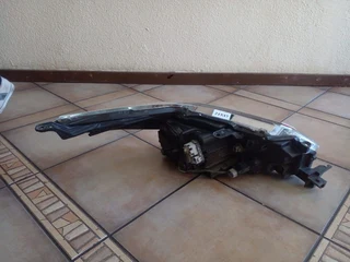 2018 Toyota fortuner left headlight