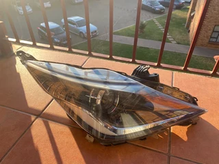Toyota aygo right headlight