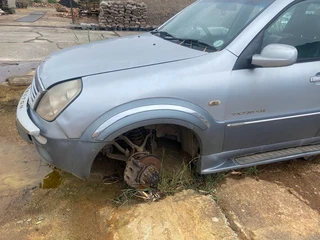 Ssangyong rexton 270d headlights