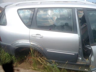 Ssangyong rexton 270xdi doors