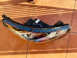 2012-2017 hyandai i10 right headlight in excellent condition