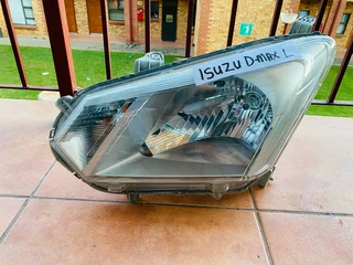 Isuzu d max left headlight for sale