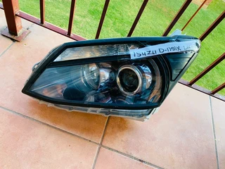 Isuzu d-max xenon left headlight