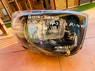 2017-2020 Kia picanto right headlight