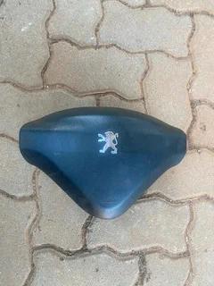Peugeot 207 driver airbag for sale in good condition