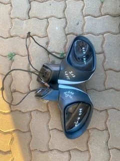 Peugeot 207 left and right mirror for sale in good condition
