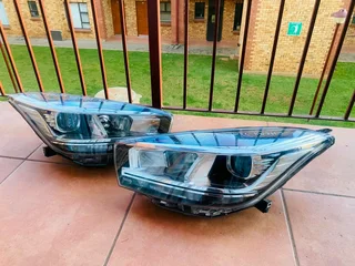 Chery tiggo 4 pro left and right headlight in excellent condition