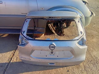 2018 nissan X trail tailgate in good condition