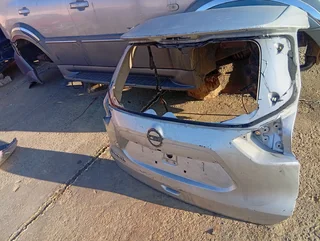 2018 nissan X trail tailgate in good condition