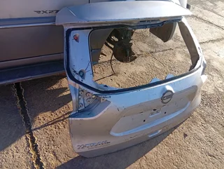 2018 nissan X trail tailgate in good condition
