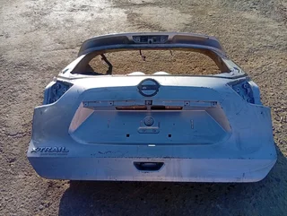 2018 nissan X trail tailgate in good condition